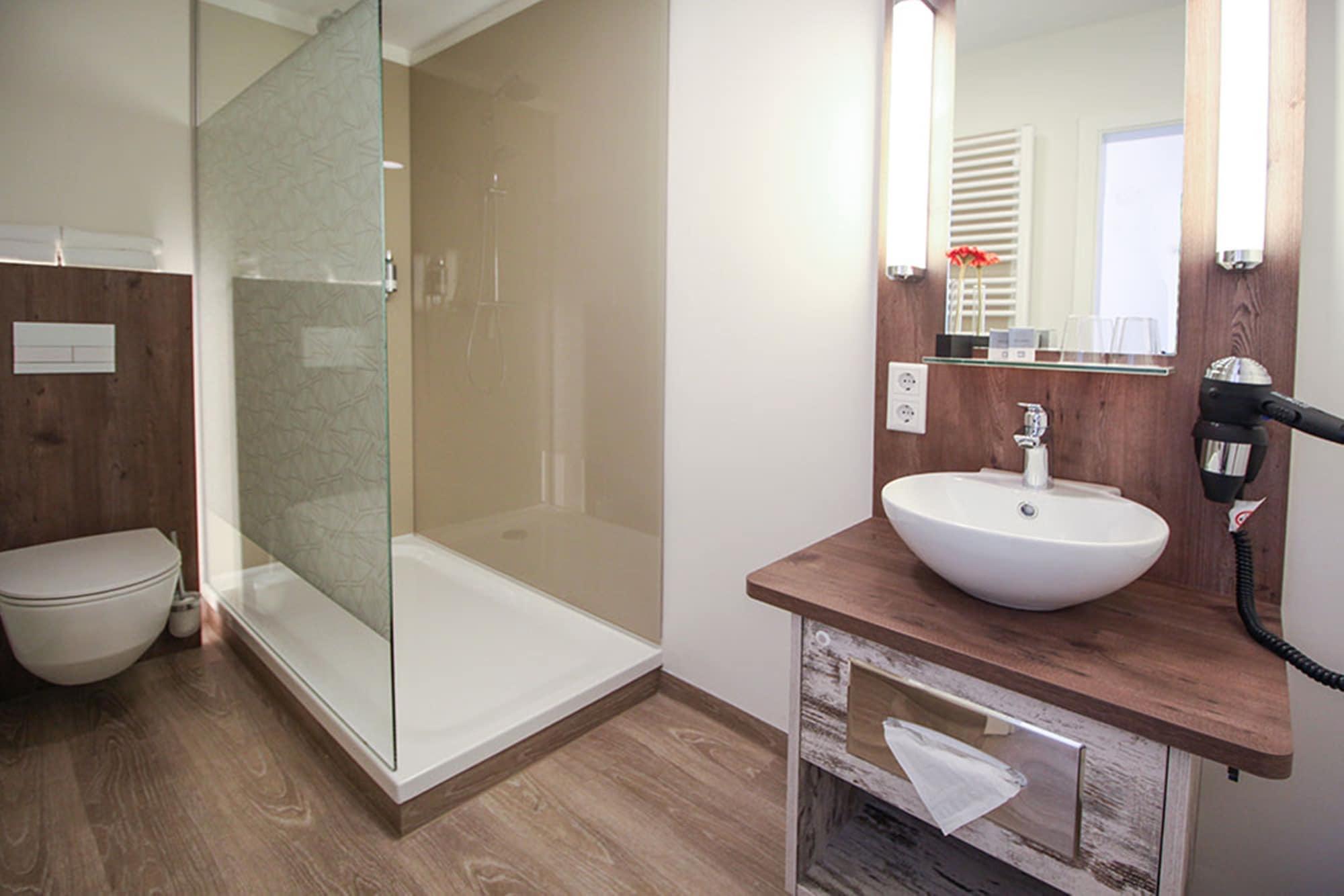 City Hotel เบรเมอร์ฮาเฟิน ภายนอก รูปภาพ